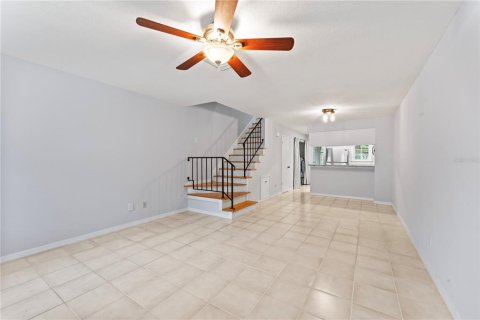 Townhouse in Temple Terrace, Florida 2 bedrooms, 111.48 sq.m. № 1366104 - photo 2