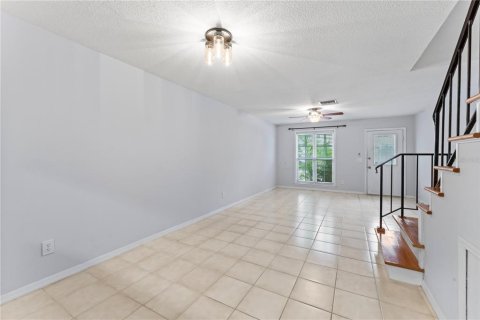 Townhouse in Temple Terrace, Florida 2 bedrooms, 111.48 sq.m. № 1366104 - photo 7