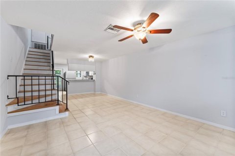 Townhouse in Temple Terrace, Florida 2 bedrooms, 111.48 sq.m. № 1366104 - photo 5