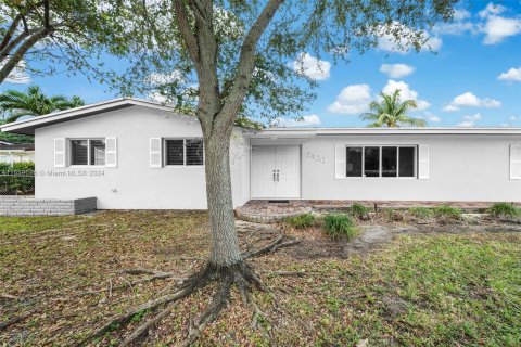 Villa ou maison à louer à Miami, Floride: 3 chambres, 223.15 m2 № 1364931 - photo 19