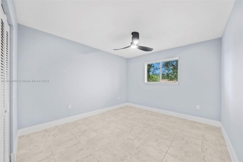 Villa ou maison à louer à Miami, Floride: 3 chambres, 223.15 m2 № 1364931 - photo 18