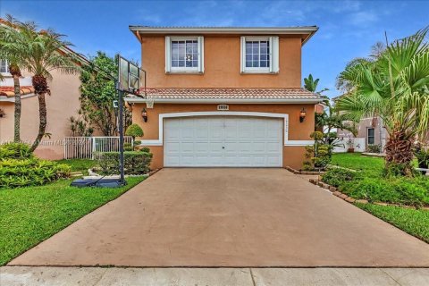 Casa en venta en Pembroke Pines, Florida, 5 dormitorios, 232.72 m2 № 1364969 - foto 3