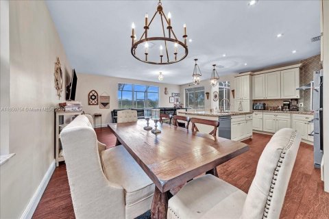 Villa ou maison à vendre à Pembroke Pines, Floride: 5 chambres, 232.72 m2 № 1364969 - photo 30