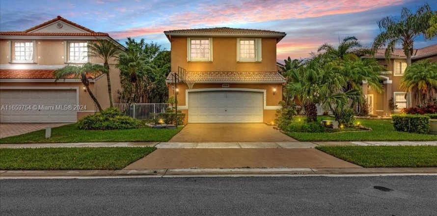 Villa ou maison à Pembroke Pines, Floride 5 chambres, 232.72 m2 № 1364969