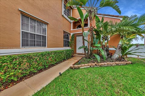 Casa en venta en Pembroke Pines, Florida, 5 dormitorios, 232.72 m2 № 1364969 - foto 9