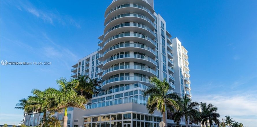 Condominio en Fort Lauderdale, Florida, 2 dormitorios  № 1410514