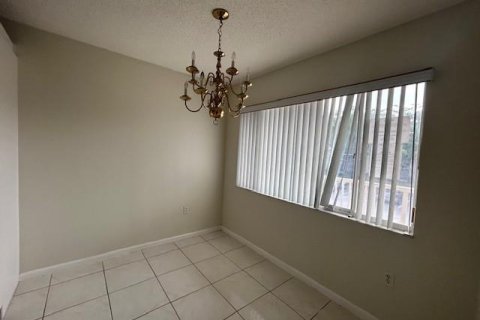 Купить кондоминиум в Тамарак, Флорида 2 спальни, 139.35м2, № 987359 - фото 14