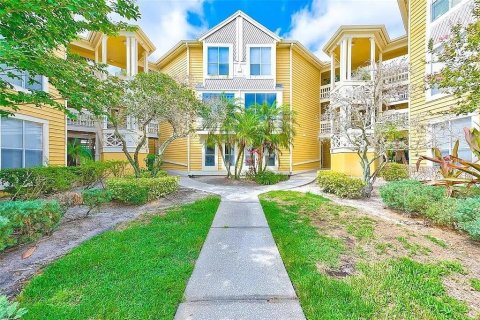 Copropriété à vendre à Saint Petersburg, Floride: 2 chambres, 72.46 m2 № 1303800 - photo 1