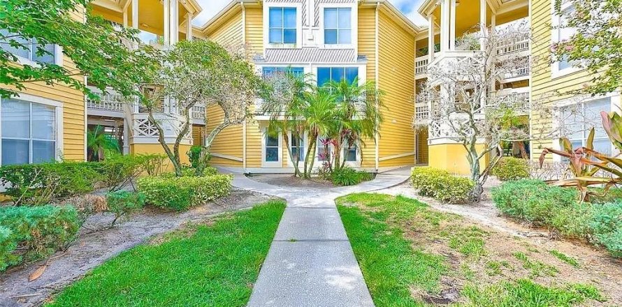 Condo in Saint Petersburg, Florida, 2 bedrooms  № 1303800