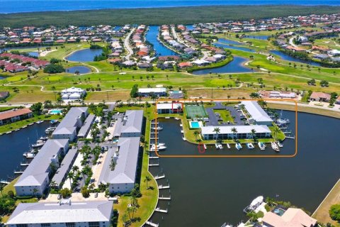 Condo in Punta Gorda, Florida, 2 bedrooms  № 1131866 - photo 1