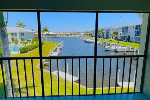 Copropriété à vendre à Punta Gorda, Floride: 2 chambres, 101.17 m2 № 1131866 - photo 2