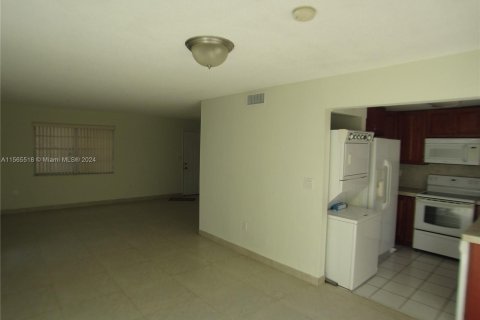 Condo in Sweetwater, Florida, 3 bedrooms  № 1101811 - photo 8