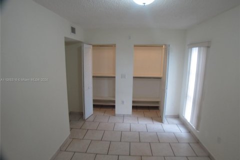Condo in Sweetwater, Florida, 3 bedrooms  № 1101811 - photo 20