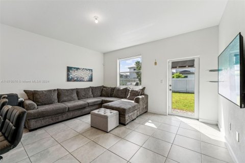 Casa en venta en Miami, Florida, 4 dormitorios, 173.73 m2 № 1399068 - foto 8