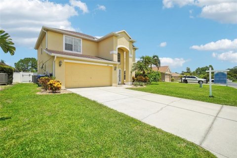 House in Holiday, Florida 4 bedrooms, 222.5 sq.m. № 1273193 - photo 2