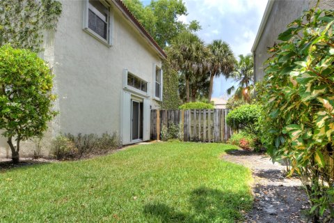 House in Plantation, Florida 4 bedrooms, 185.62 sq.m. № 1136284 - photo 3