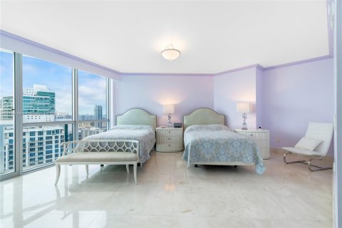 Condo in Hollywood, Florida, 3 bedrooms  № 1331107 - photo 16