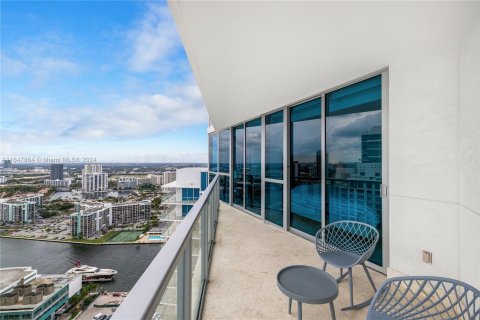 Condo in Hollywood, Florida, 3 bedrooms  № 1331107 - photo 20