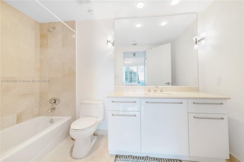 Condo in Hollywood, Florida, 3 bedrooms  № 1331107 - photo 23