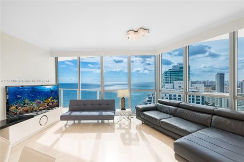 Condo in Hollywood, Florida, 3 bedrooms  № 1331107 - photo 4