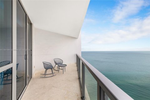 Condominio en venta en Hollywood, Florida, 3 dormitorios, 196.49 m2 № 1331107 - foto 1