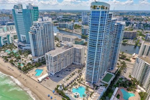 Condo in Hollywood, Florida, 3 bedrooms  № 1331107 - photo 29