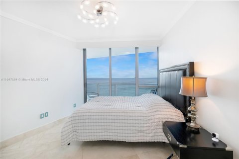 Condo in Hollywood, Florida, 3 bedrooms  № 1331107 - photo 21