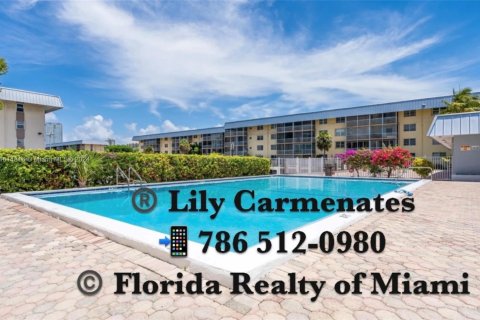 Condominio en venta en North Miami Beach, Florida, 1 dormitorio № 1368668 - foto 22