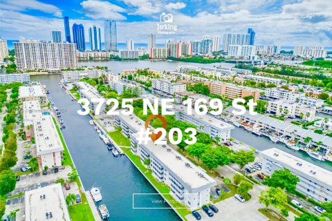 Condominio en venta en North Miami Beach, Florida, 1 dormitorio № 1368668 - foto 1