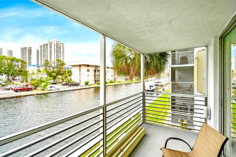 Copropriété à vendre à North Miami Beach, Floride: 1 chambre № 1368668 - photo 19