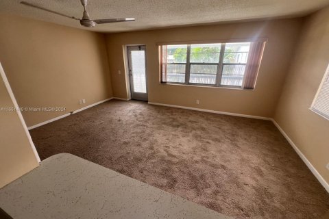 Condo in West Palm Beach, Florida, 1 bedroom  № 1368667 - photo 26