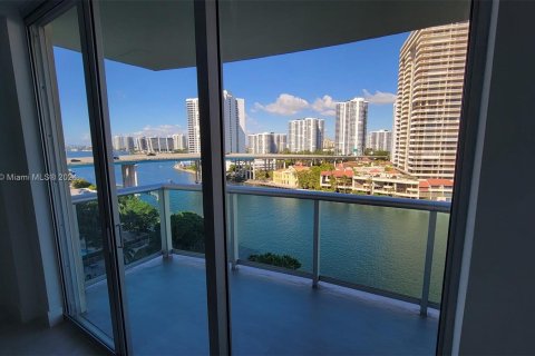 Condominio en venta en Sunny Isles Beach, Florida, 1 dormitorio, 92.9 m2 № 1367523 - foto 12