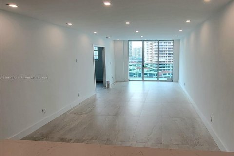 Condo in Sunny Isles Beach, Florida, 1 bedroom  № 1367523 - photo 9