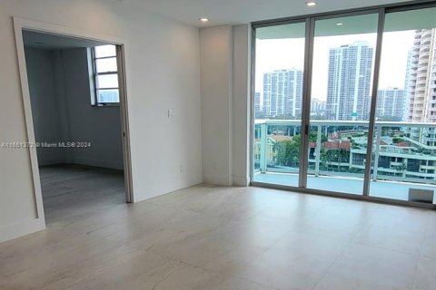 Condominio en venta en Sunny Isles Beach, Florida, 1 dormitorio, 92.9 m2 № 1367523 - foto 10