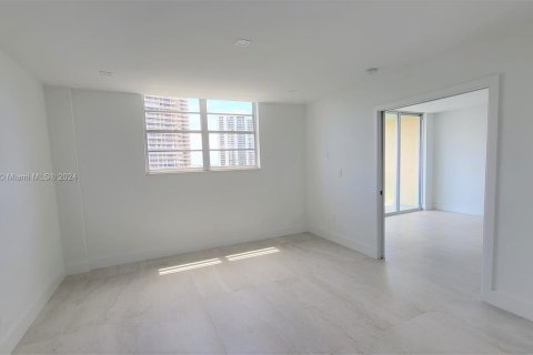 Condominio en venta en Sunny Isles Beach, Florida, 1 dormitorio, 92.9 m2 № 1367523 - foto 16