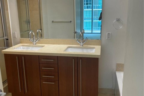 Condominio en venta en Miami, Florida, 2 dormitorios, 95.13 m2 № 1367563 - foto 10