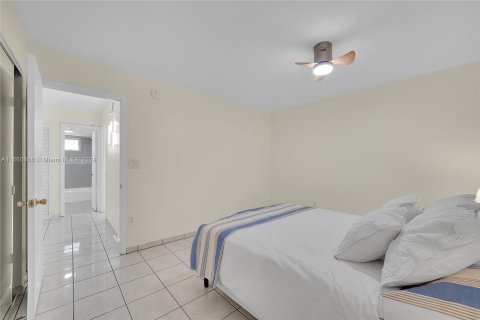 Condo in North Miami Beach, Florida, 2 bedrooms  № 1367565 - photo 20