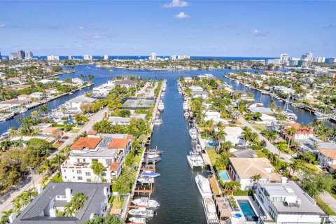 Condo in Fort Lauderdale, Florida, 2 bedrooms  № 1182312 - photo 2