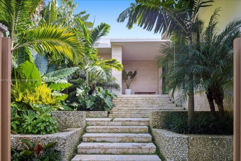 Villa ou maison à vendre à Miami Beach, Floride: 5 chambres № 1170620 - photo 4