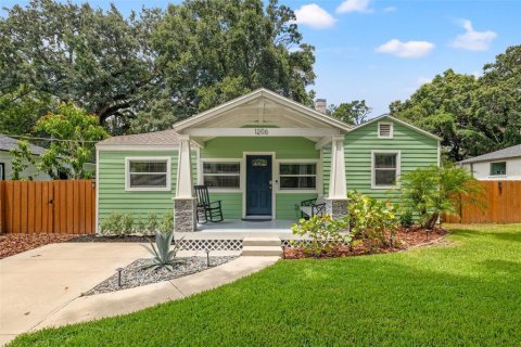 Villa ou maison à vendre à Tampa, Floride: 4 chambres, 142.14 m2 № 1296650 - photo 1