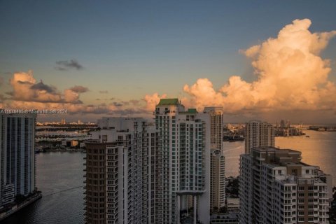 Condo in Miami, Florida, 2 bedrooms  № 1404619 - photo 2