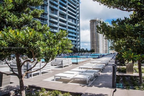 Condo in Miami, Florida, 2 bedrooms  № 1404619 - photo 10