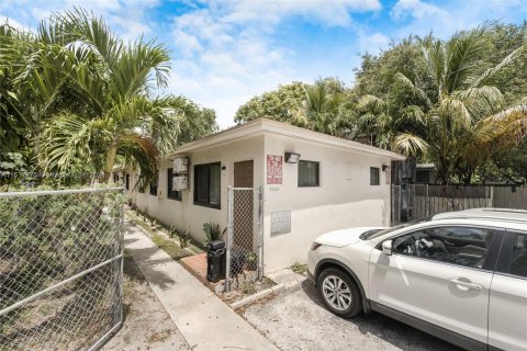 Commercial property in Miami, Florida 202.53 sq.m. № 1240432 - photo 19