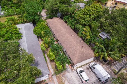 Commercial property in Miami, Florida 202.53 sq.m. № 1240432 - photo 1