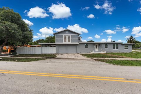 Villa ou maison à vendre à Fort Lauderdale, Floride: 4 chambres, 156.63 m2 № 1240355 - photo 2