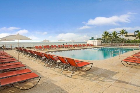 Condominio en venta en Sunny Isles Beach, Florida, 33.44 m2 № 16946 - foto 9