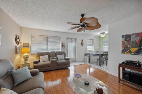 Condo in West Palm Beach, Florida, 2 bedrooms  № 1141522 - photo 18