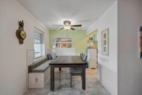 Condo in West Palm Beach, Florida, 2 bedrooms  № 1141522 - photo 12