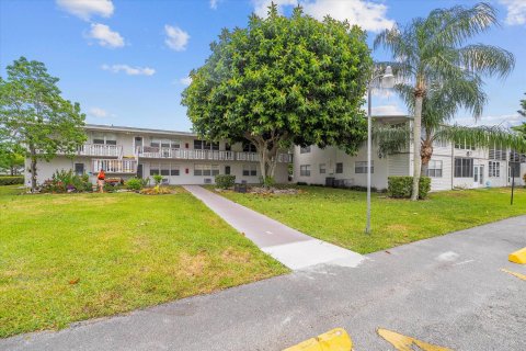 Condo in West Palm Beach, Florida, 2 bedrooms  № 1141522 - photo 21