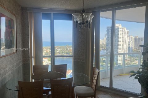 Condo in Aventura, Florida, 3 bedrooms  № 1170648 - photo 17